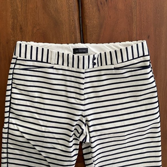 The Limited Navy and Off-White Striped Crops -sz 6 - Picture 4 of 5